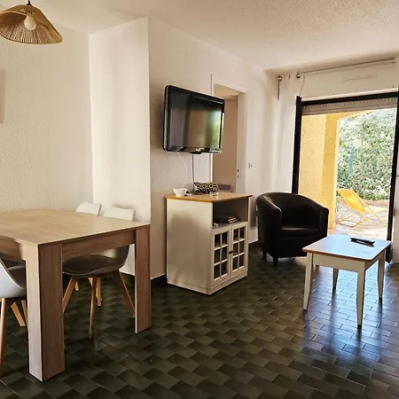 Apartament 1 Chambre, Piscine, Terrasse Entre Port Et *