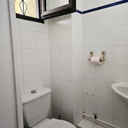 1 Chambre, Piscine, Terrasse Entre Port Et Apartament